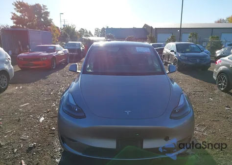 2024 Tesla Model Y Long Range Dual Motor All-Wheel Drive from USA, damaged, VIN 7SAYGDEEXRA284388